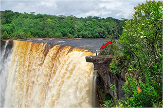 Closeup of Kaiteur Falls, Guyana, 2014 by Dr. Wayne Lynch ©
